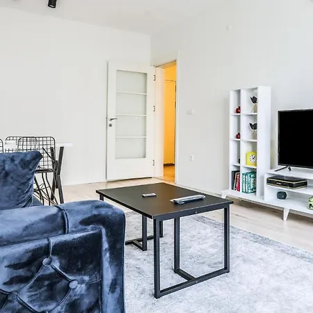 Lejlighed Modern Flat With Balcony In Tuzla *